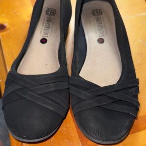 Black Slip-On Women's Ballet Flats with Cross-Strap Detail